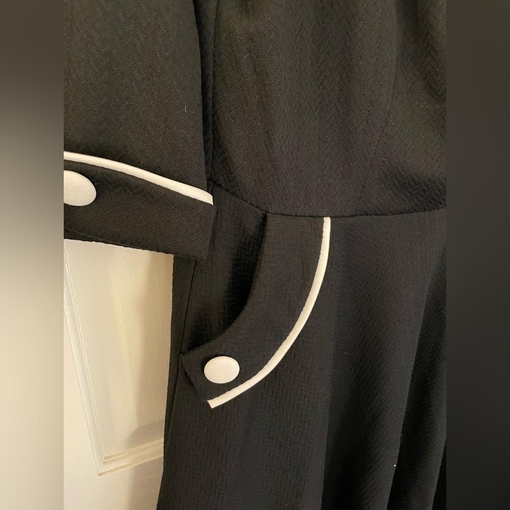 Classic Black Fit-and-Flare Dress with White Piping - Picture 2 of 2